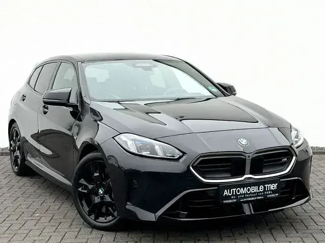 Używany BMW M135 Performance 301 KM (221 kW) 2024 Czarny Hatchback