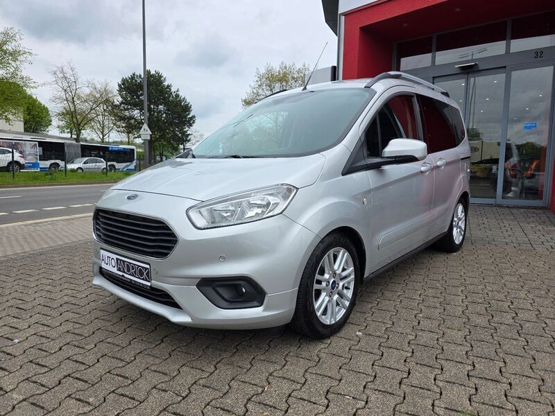 Silber Gebraucht 2021 Ford Tourneo Courier Titanium Van / Kleinbus | 15.490 € (Fairer Preis) - Bild 1/4