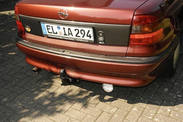 Gebraucht Opel Astra 75 PS (55 kW) 1992 Rot Limousine