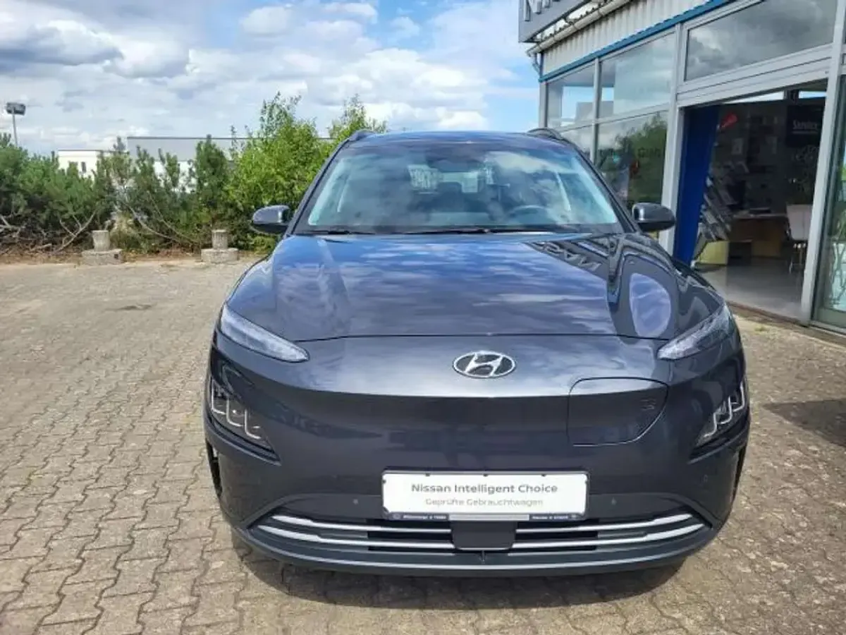 Gebraucht Hyundai Kona Trend 100 kW (136 PS) 2022 Dunkelgrau SUV