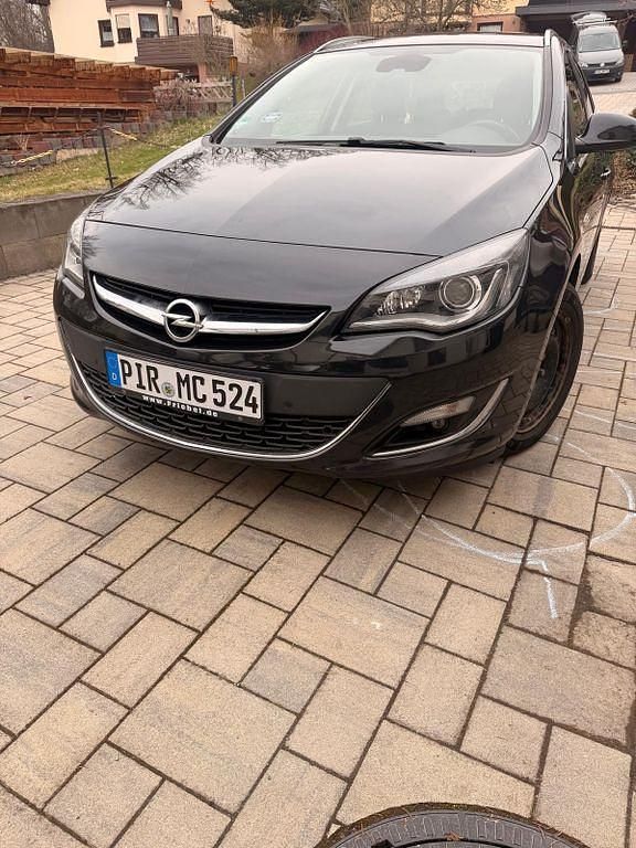 Gebraucht Opel Astra Exklusiv 165 PS (121 kW) 2014 Schwarz Kombi