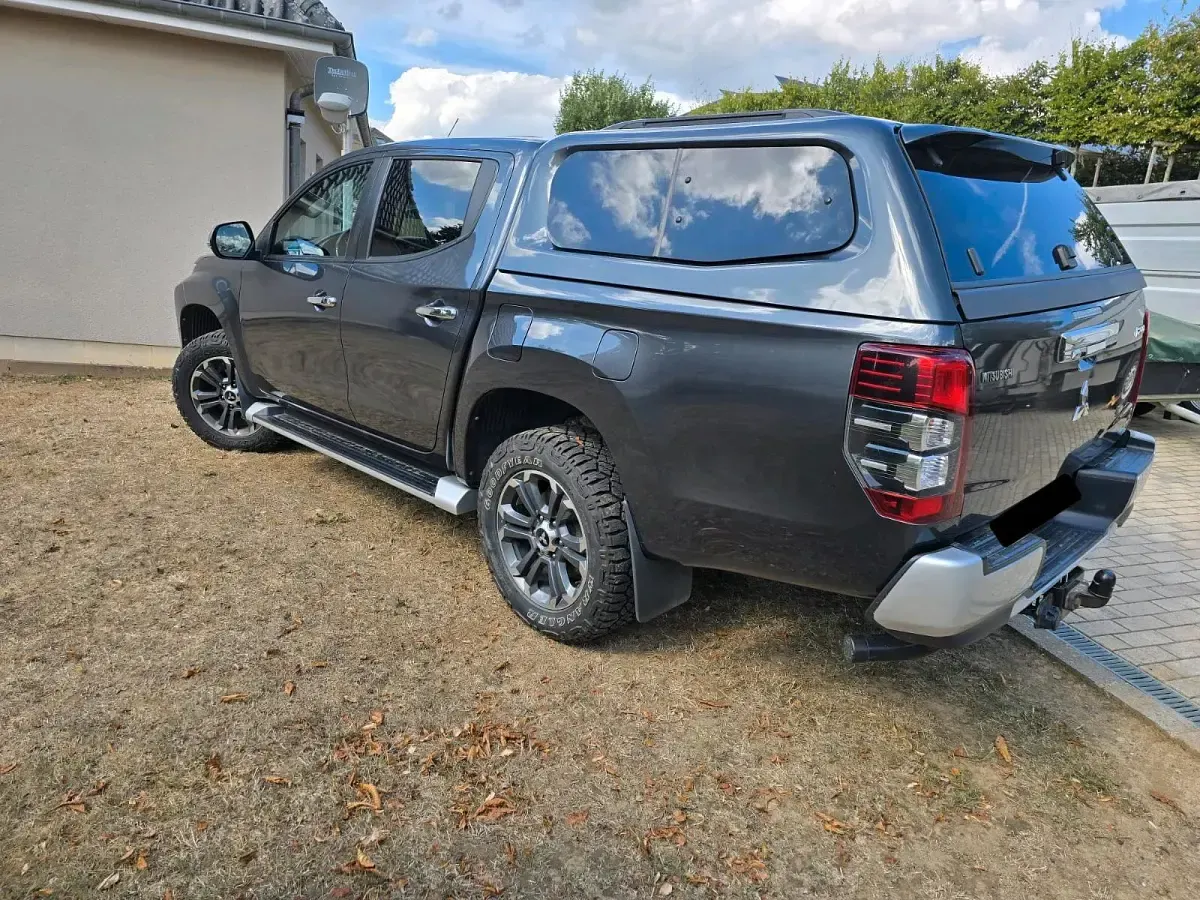 Gebraucht Mitsubishi L200 150 PS (110 kW) 2021 Grau Pickup
