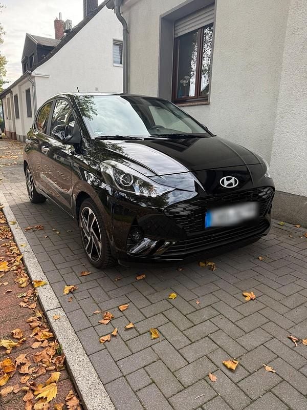 Weiß Gebraucht 2024 Hyundai i10 Sport Kleinwagen | 15.500 € (Guter Preis) - Bild 1/4