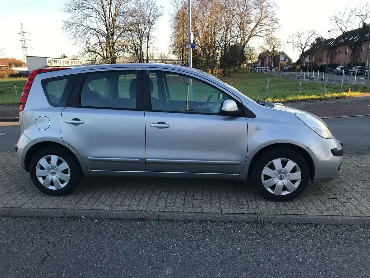 Gebraucht Nissan Note Acenta 88 PS (64 kW) 2007 Silver (m) Kleinwagen