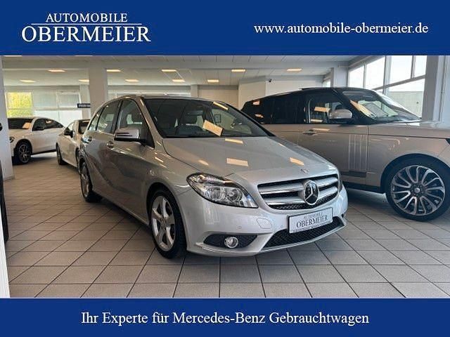 Gebraucht Mercedes B180 122 PS (89 kW) 2014 Silber (polarsilber) Van / Kleinbus