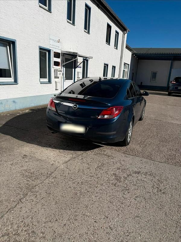 Gebraucht Opel Insignia 170 PS (125 kW) 2010 Blau Limousine