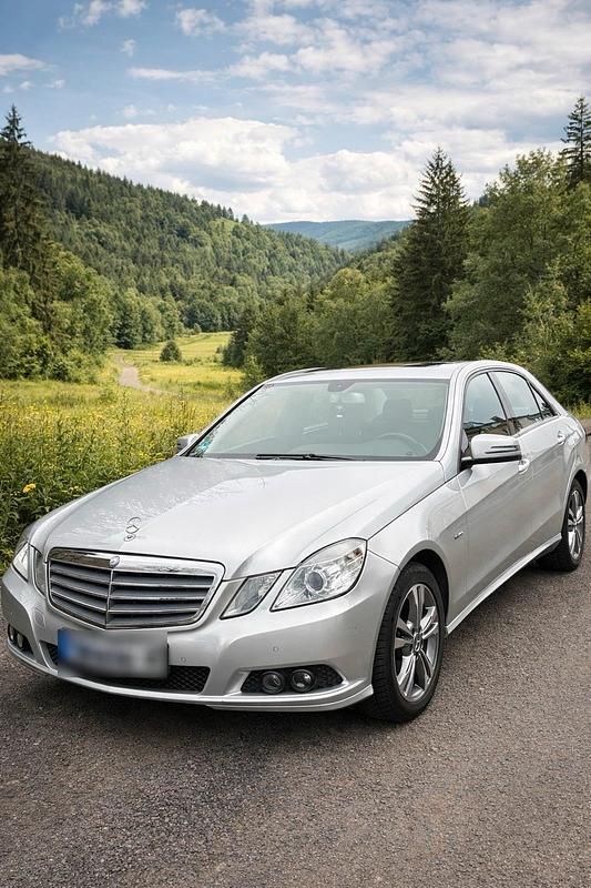 Gebraucht Mercedes E200 136 PS (100 kW) 2010 Silber Limousine