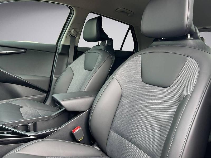 Gebraucht Kia Niro Vision 129 PS (94 kW) 2026 Schwarz SUV
