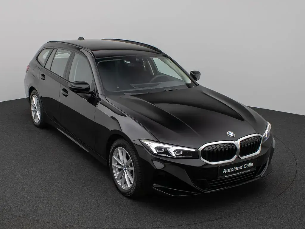 Usata BMW 318 Shadowline 156 CV (114 kW) 2025 Nero Berlina