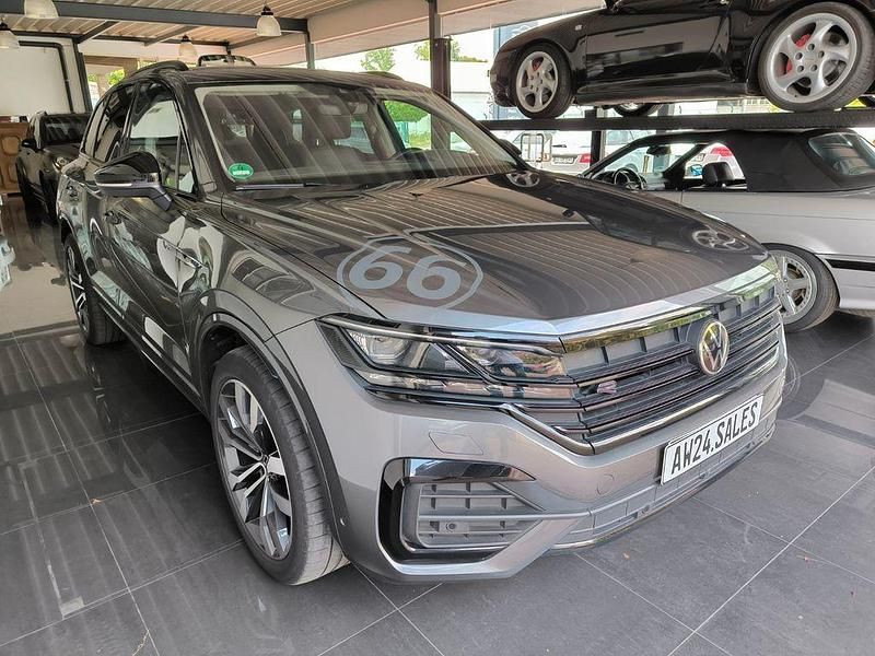 Grau Gebraucht 2022 VW Touareg Elegance SUV | 39.895 € (Fairer Preis) - Bild 1/4
