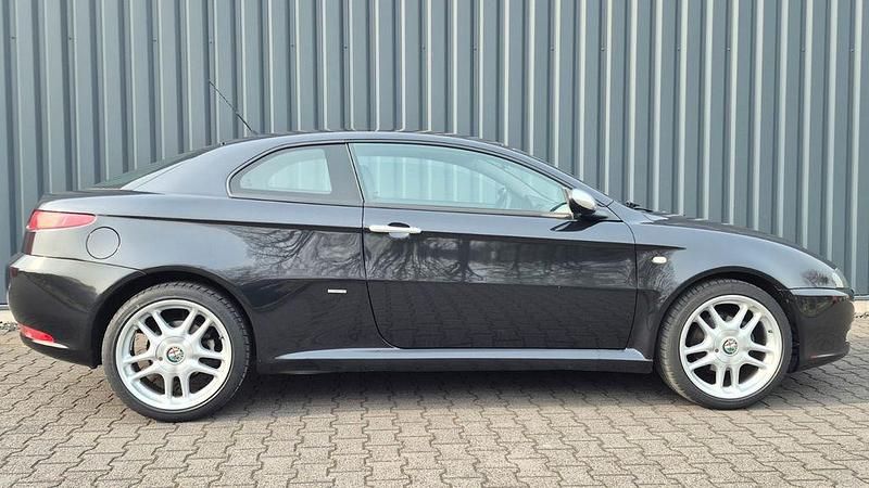 Second-hand Alfa Romeo GT 166 CP (122 kW) 2008 Negru Coupe