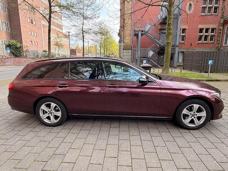 Gebraucht Mercedes E220 194 PS (142 kW) 2018 Kombi