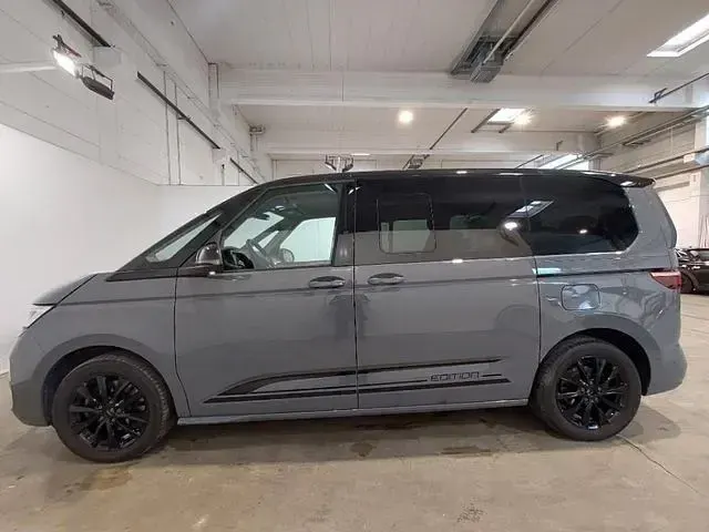 Gebraucht VW Multivan Edition 150 PS (110 kW) 2025 Schwarzkeine angabe Van / Kleinbus