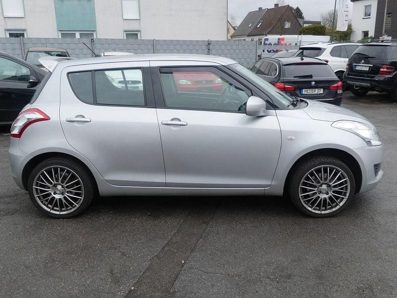 Gebraucht Suzuki Swift Club 94 PS (69 kW) 2011 Silber Kleinwagen