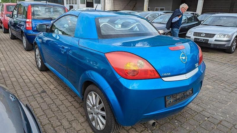 Gebraucht Opel Tigra 90 PS (66 kW) 2005 Blau Cabrio