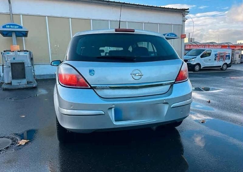 Gebraucht Opel Astra 101 PS (74 kW) 2004 Silber Kleinwagen