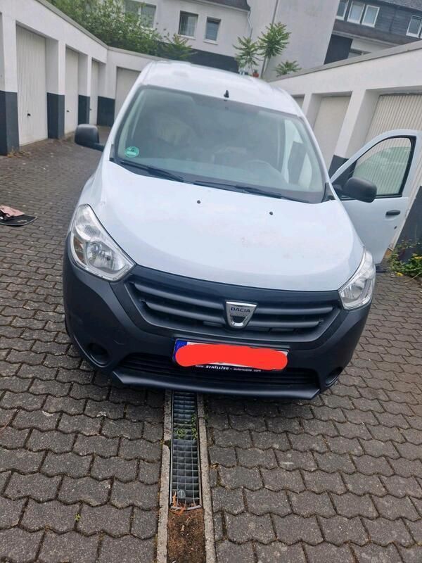 Weiß Gebraucht 2016 Dacia Dokker Van | 8.500 € (Guter Preis) - Bild 1/4