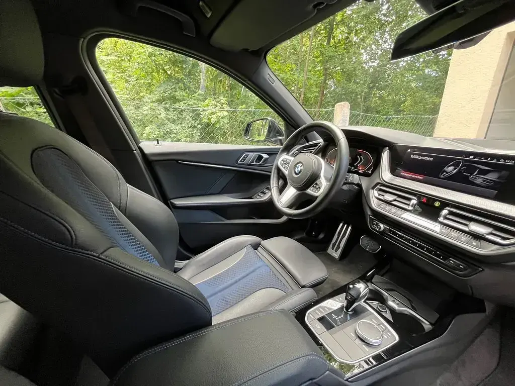 Gebraucht BMW 118 M Sport 140 PS (102 kW) 2020 Schwarz Kleinwagen