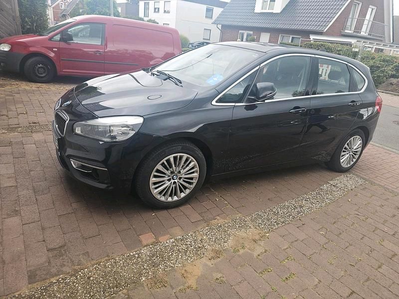 Schwarz Gebraucht 2014 BMW 220 Van / Kleinbus | 15.900 € - Bild 1/4