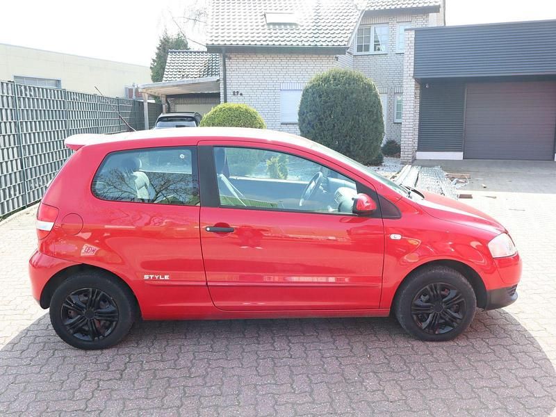 Gebraucht VW Fox Style 54 PS (39 kW) 2010 Rot Kleinwagen