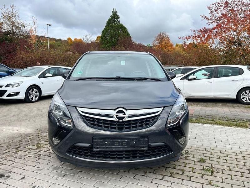 Grau Gebraucht 2016 Opel Zafira Tourer Edition Van / Kleinbus | 6.999 € (Superpreis) - Bild 1/4