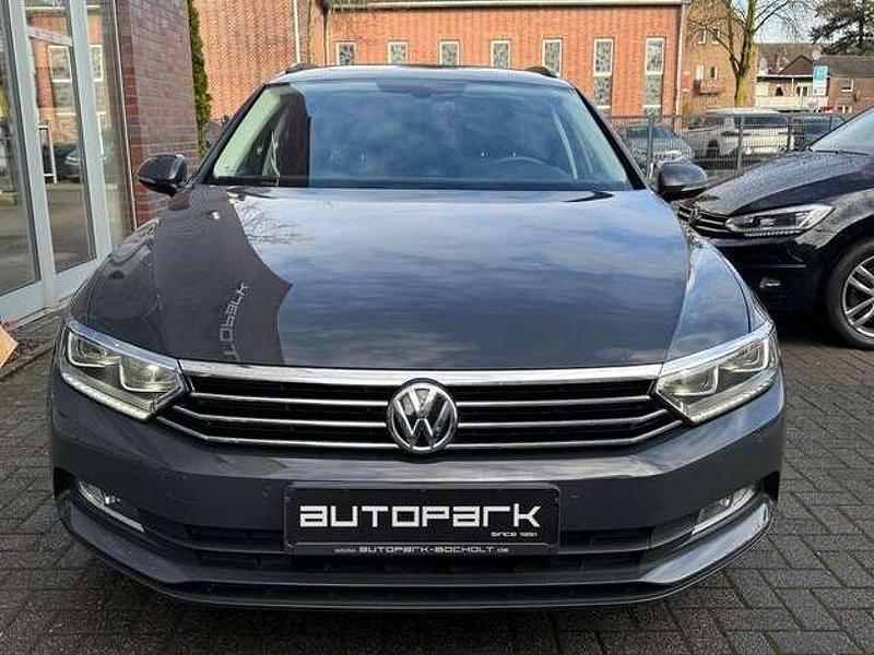 Gebraucht VW Passat Trendline 125 PS (91 kW) 2015 Grau Kombi