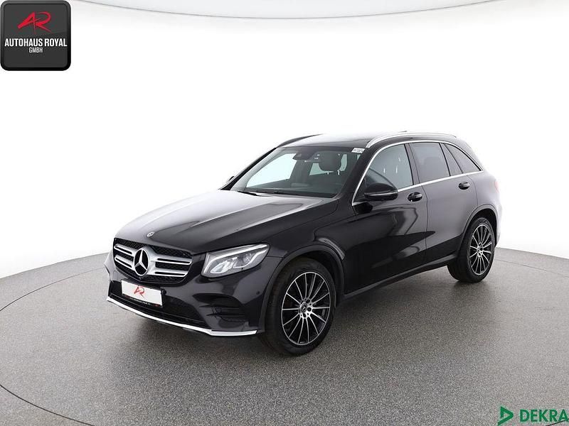 Schwarz (metallic) Gebraucht 2018 Mercedes GLC250 AMG SUV | 33.780 € (Fairer Preis) - Bild 1/4
