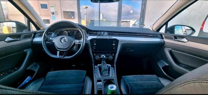 Gebraucht VW Passat 150 PS (110 kW) 2018 Grau Kombi