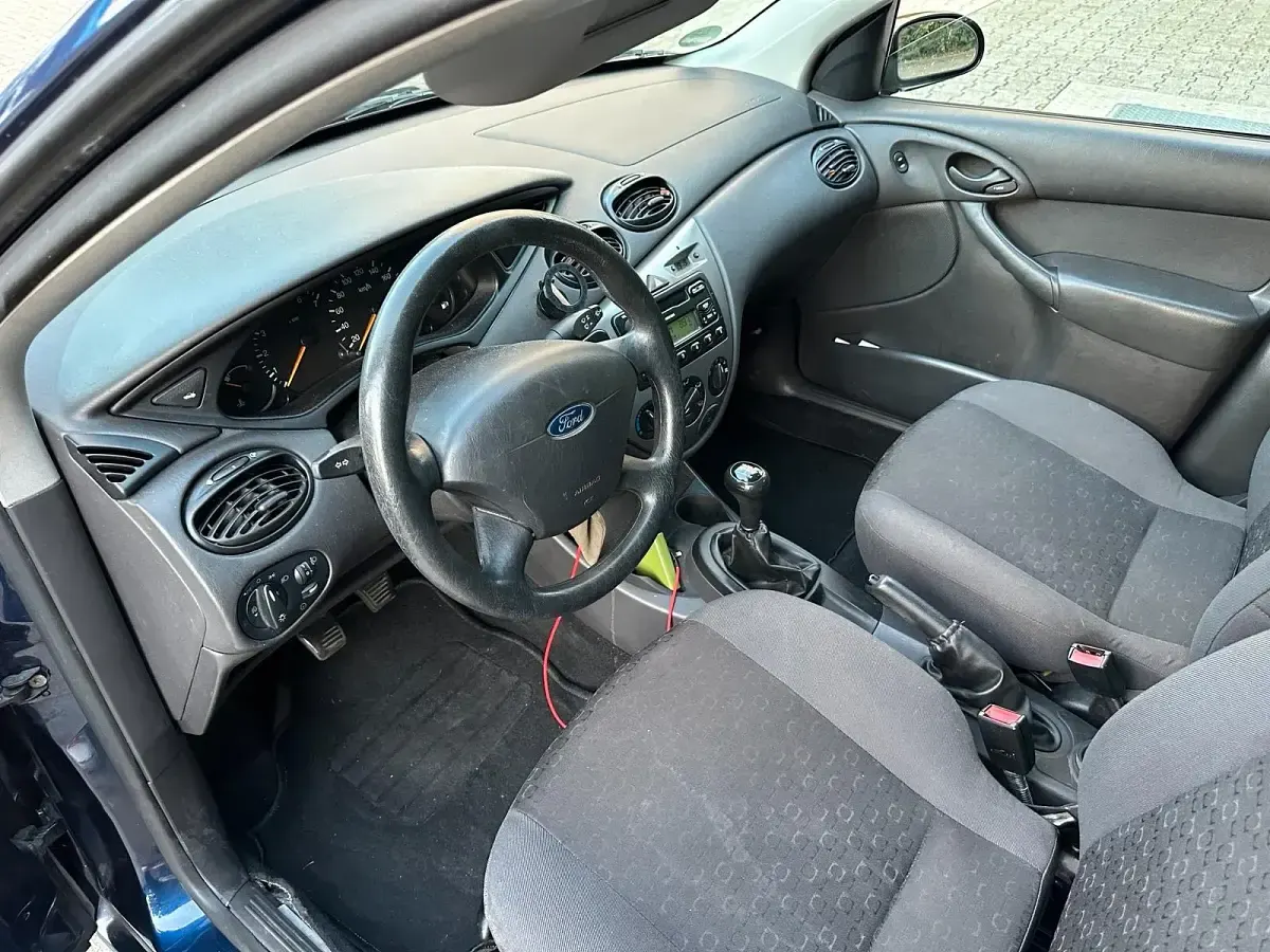 Usata Ford Focus 101 CV (74 kW) 2003 Blu Utilitaria