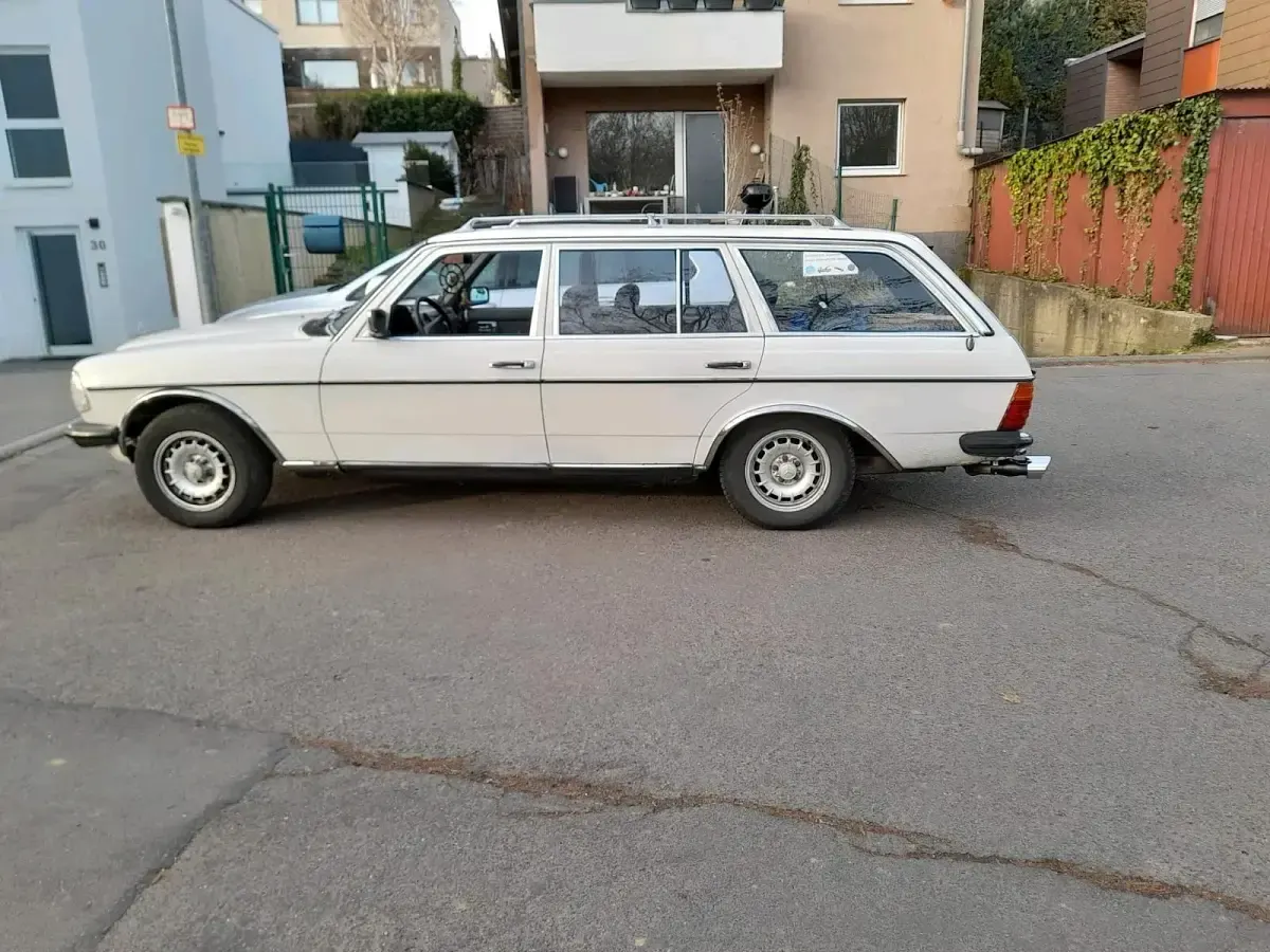Gebraucht Mercedes 230 1983 Weiß Kombi