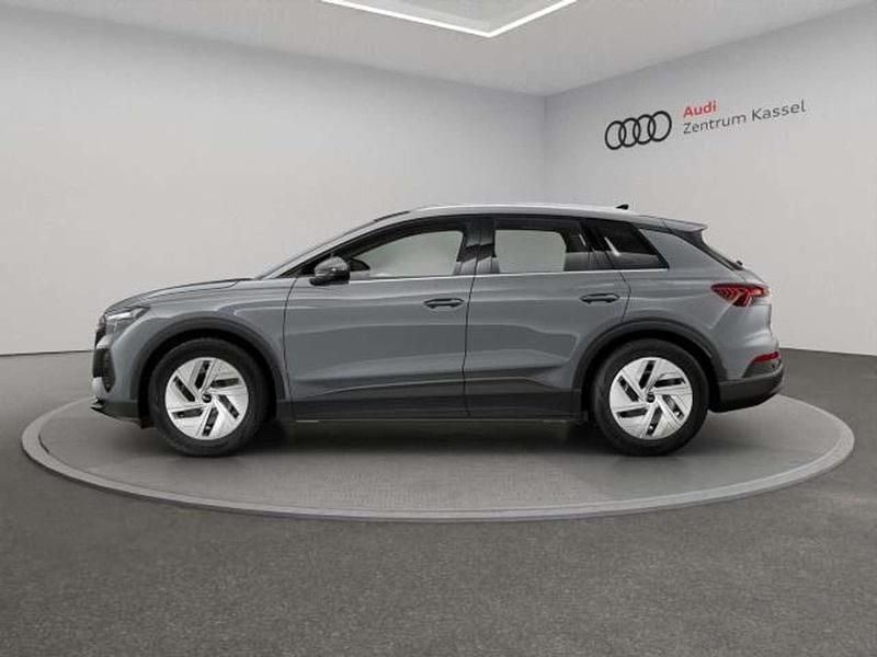 Nouă Audi Q4 e-tron Basis 150 kW (204 CP) 2025 Gri SUV