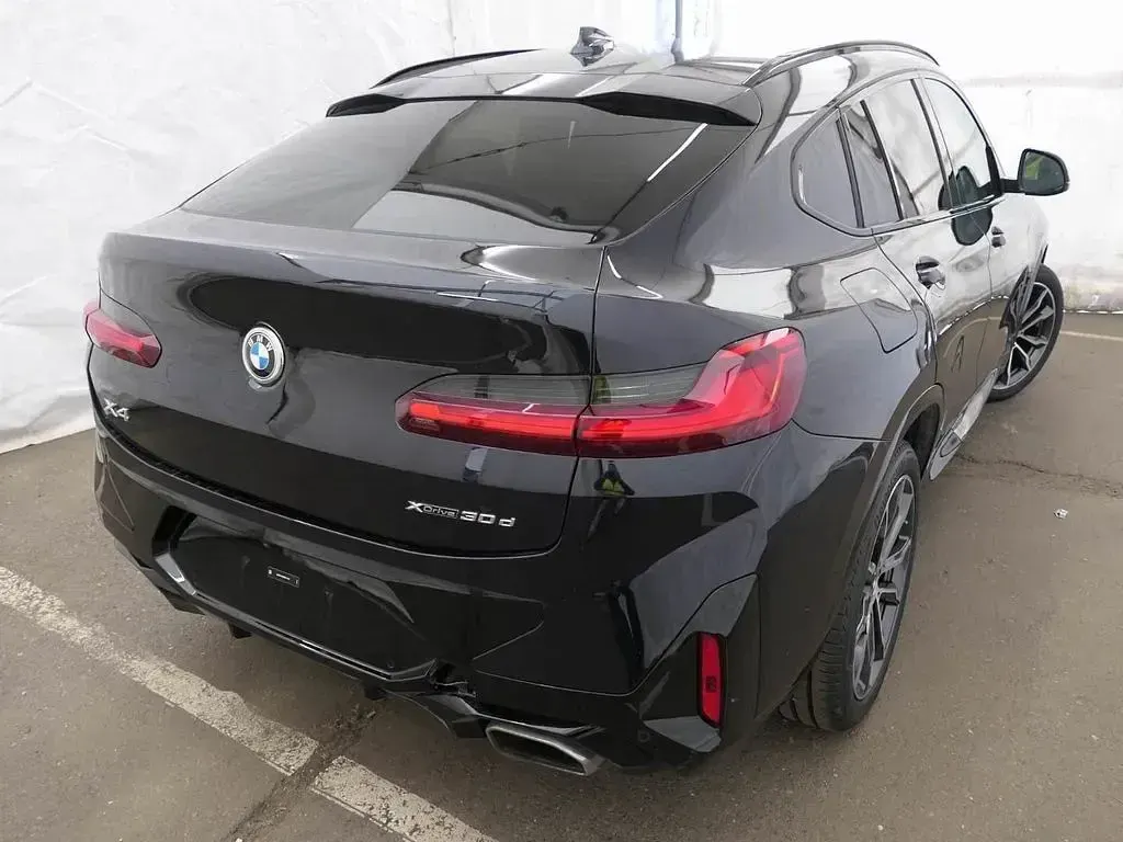 Gebraucht BMW X4 Efficient Dynamics 286 PS (210 kW) 2025 Schwarz SUV