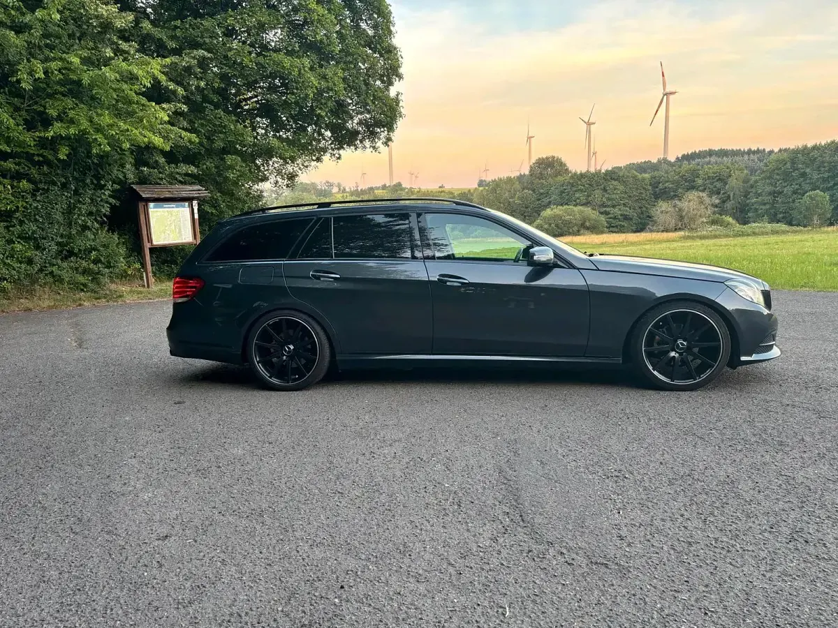 Gebraucht Mercedes E220 177 PS (130 kW) 2014 Andere farben Kombi