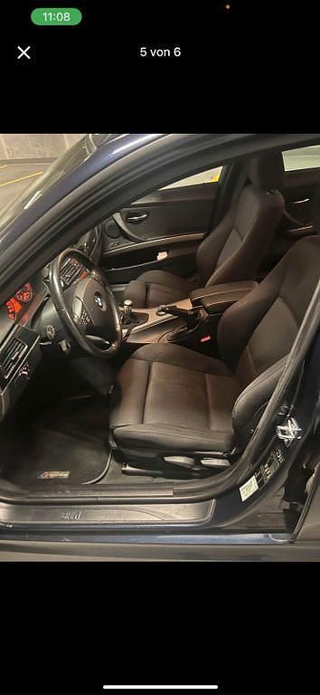 Gebraucht BMW 320 163 PS (119 kW) 2007 Blau Kombi
