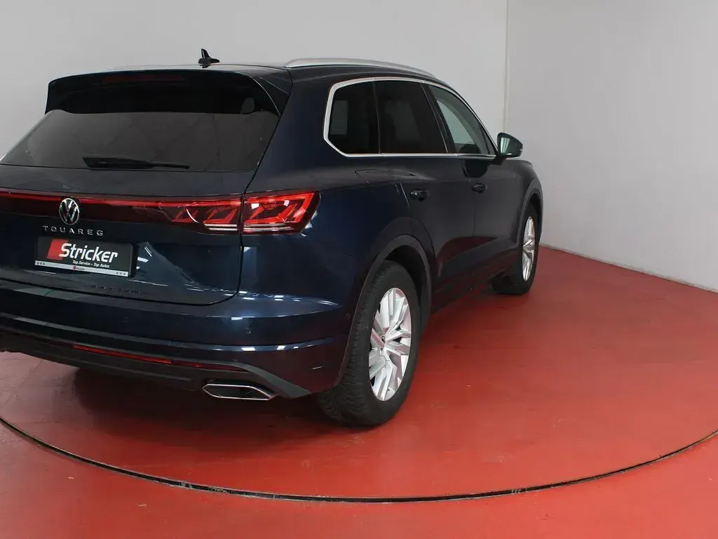 Gebraucht VW Touareg Elegance 231 PS (169 kW) 2024 Meloe blue kristalleffekt SUV