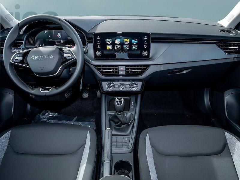 Neu Skoda Scala 95 PS (69 kW) 2025 Grau Kleinwagen