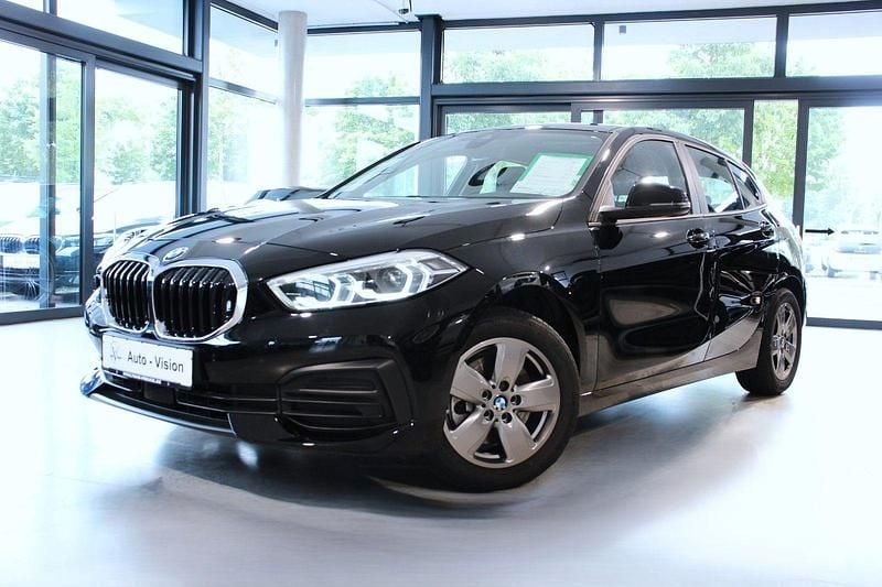 Schwarz Gebraucht 2022 BMW 118 Advantage Kleinwagen | 18.800 € (Guter Preis) - Bild 1/3