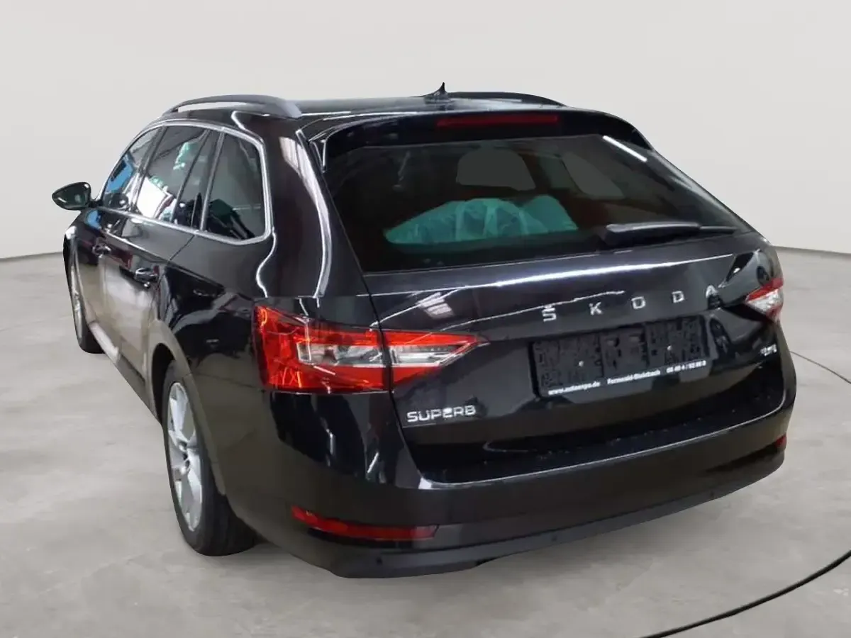 Gebraucht Skoda Superb Ambition 200 PS (147 kW) 2021 Blackmagic perleffekt Kombi