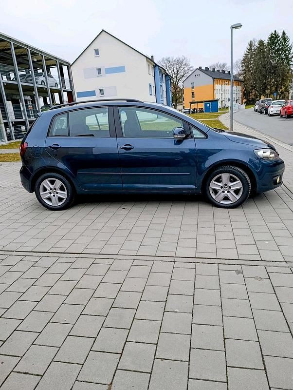 Gebraucht VW Golf VI Comfortline 100 PS (73 kW) 2010 Blau Kleinwagen