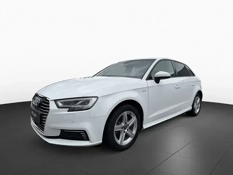 Gebraucht Audi A3 Sport 150 PS (110 kW) 2017 Weiss Limousine