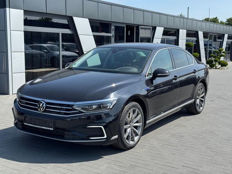 Schwarz Gebraucht 2022 VW Passat GTE Limousine | 20.990 € (Superpreis) - Bild 1/4