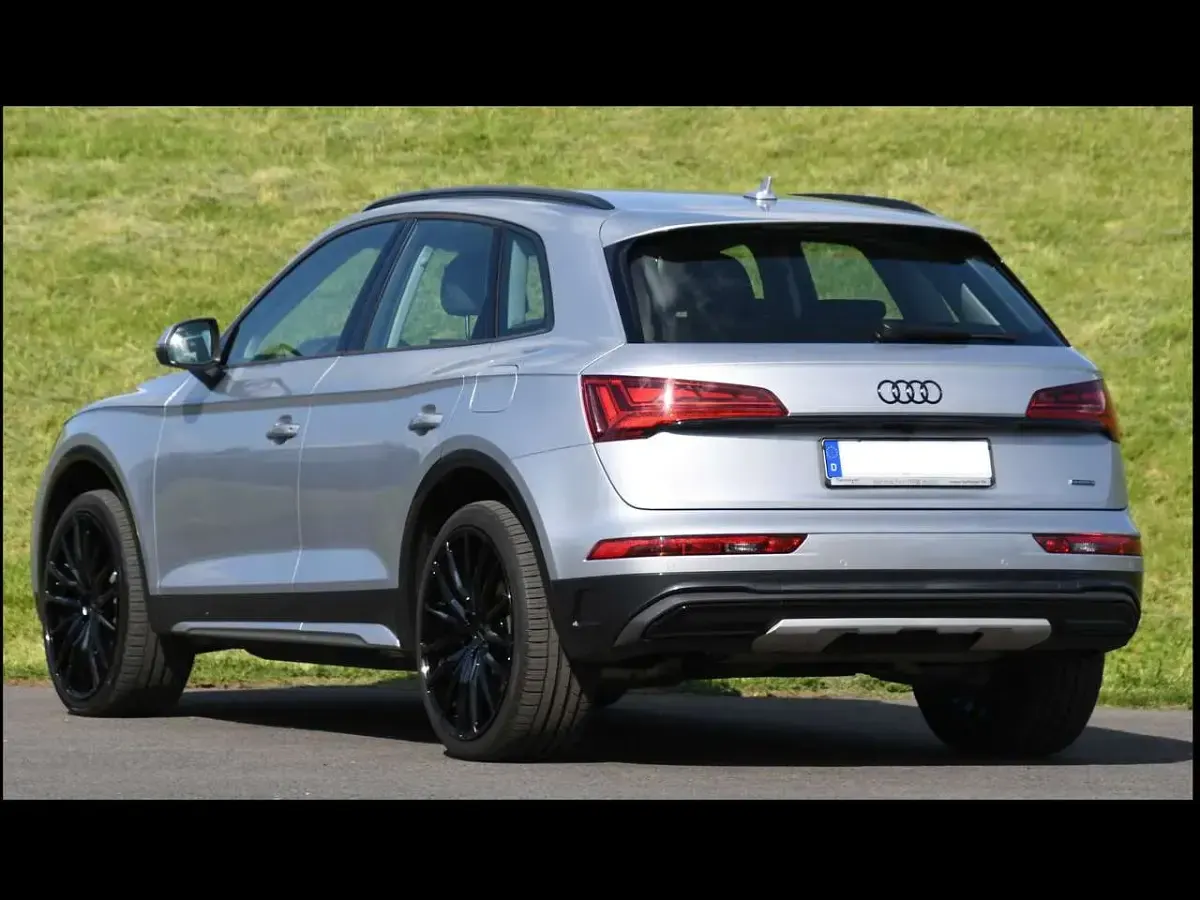 Używany Audi Q5 Advanced 299 KM (219 kW) 2021 Srebrny SUV