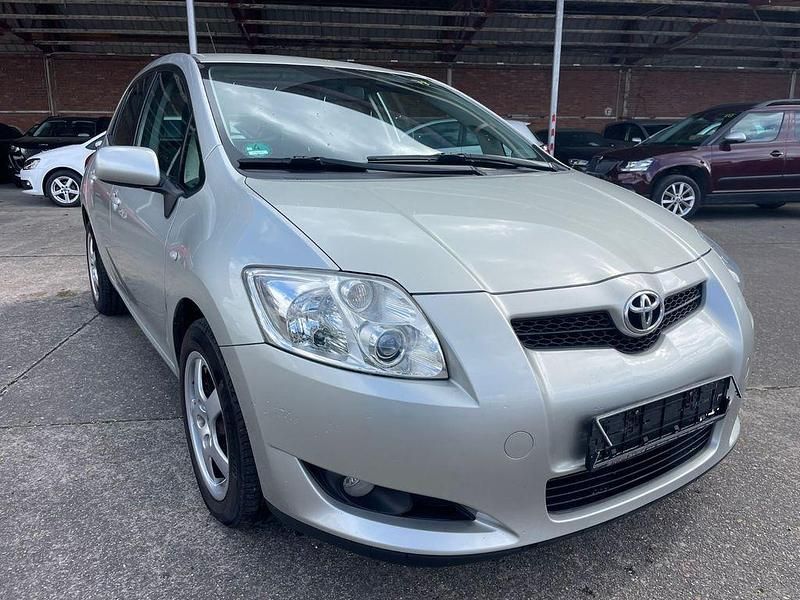 Gebraucht Toyota Auris Luna 97 PS (71 kW) 2007 Silber Kleinwagen