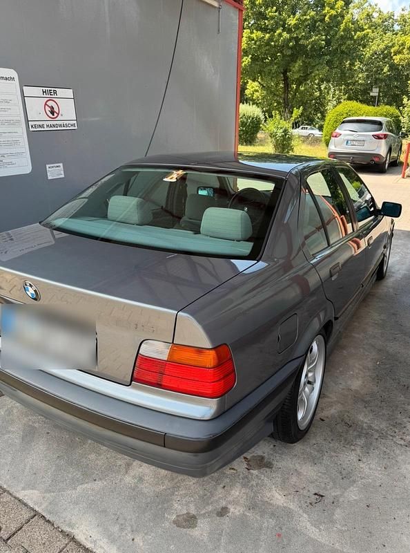 Gebraucht BMW 316 102 PS (75 kW) 1995 Grau Limousine