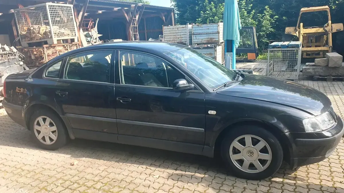 Gebraucht VW Passat 115 PS (84 kW) 2000 Schwarz Limousine