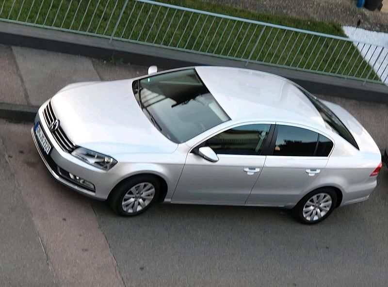 Silber Gebraucht 2014 VW Passat Limousine | 8.500 € (Fairer Preis) - Bild 1/4