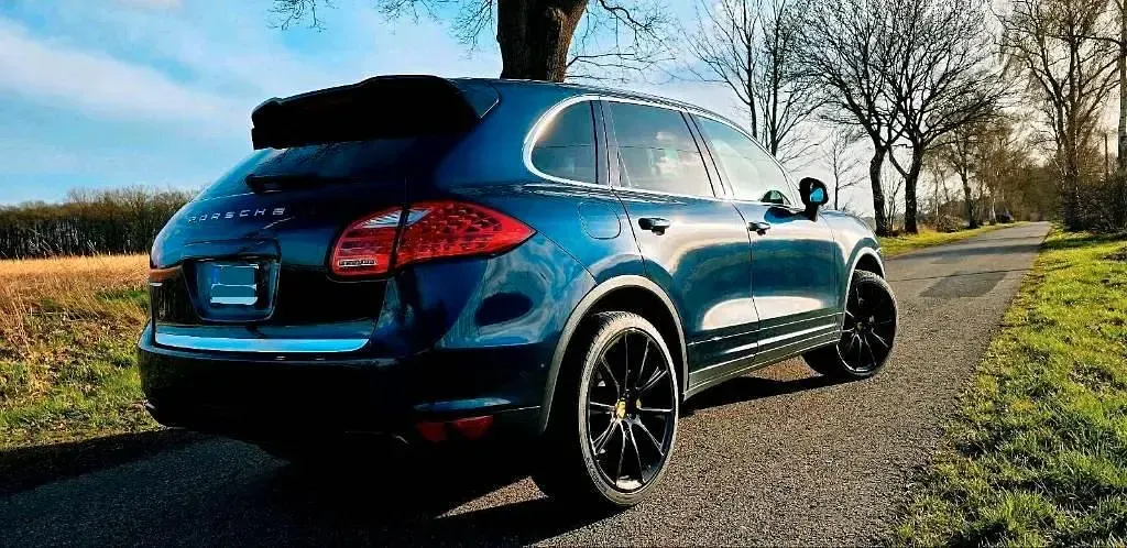 Używany Porsche Cayenne 400 KM (294 kW) 2011 Niebieski SUV