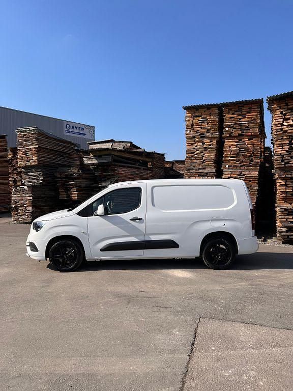 Gebraucht Opel Combo 131 PS (96 kW) 2019 Weiß Van / Kleinbus