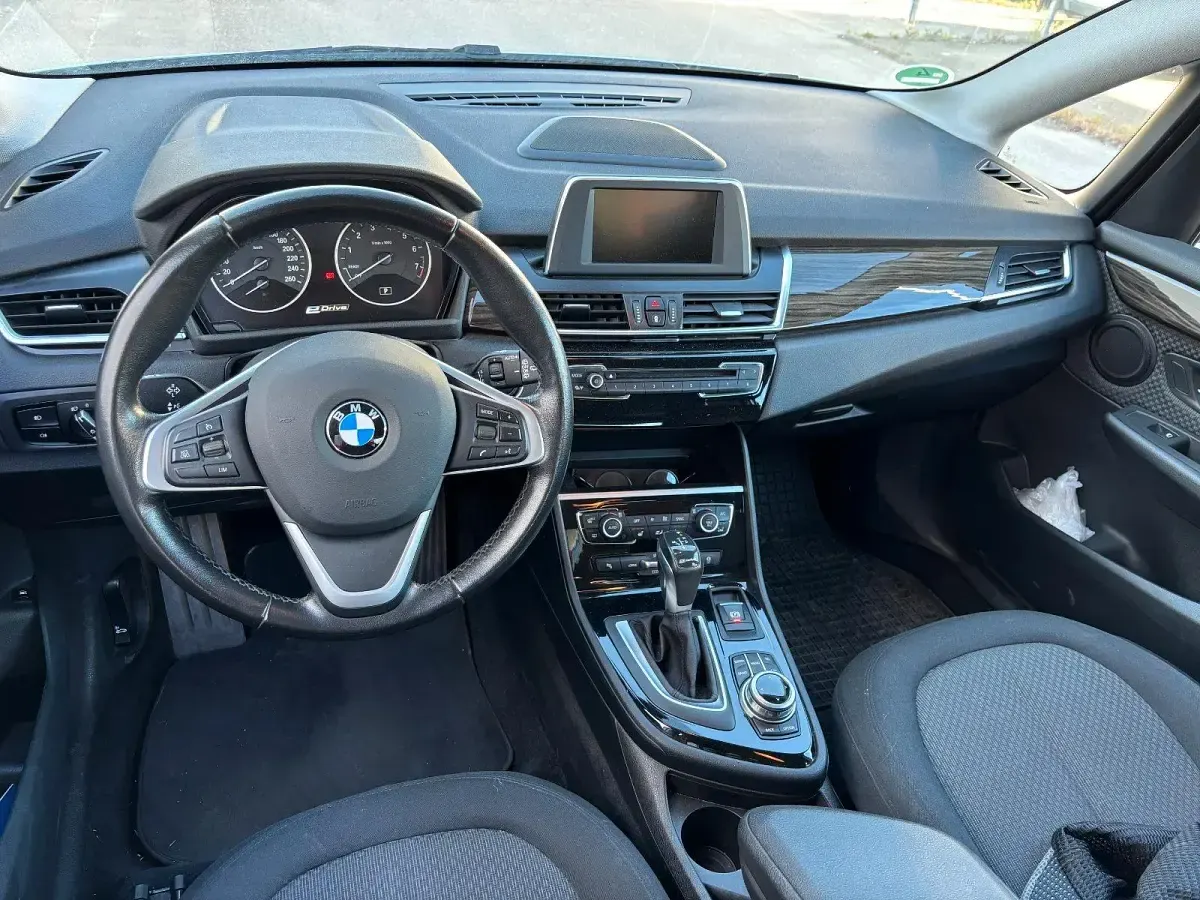 Używany BMW 225 Advantage 225 KM (165 kW) 2017 Srebrny Kombi
