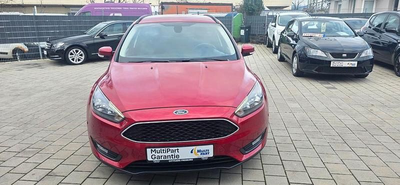 Gebraucht Ford Focus 125 PS (91 kW) 2018 Rot Limousine